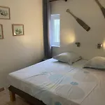 Les Bougainvillees De Camargue