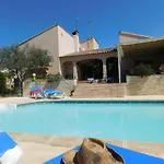 Les Bougainvillees De Camargue
