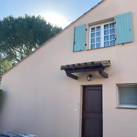 Les Bougainvillees De Camargue Сasa de vacaciones Villetelle