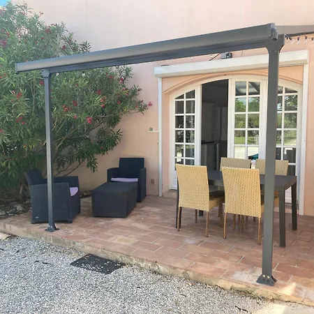 Les Bougainvillees De Camargue Holiday home *