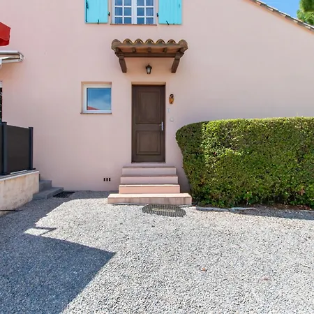 Les Bougainvillees De Camargue Holiday home *