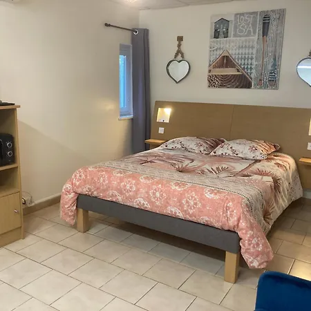 Les Bougainvillees De Camargue Holiday home
