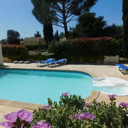 Les Bougainvillees De Camargue Holiday home *