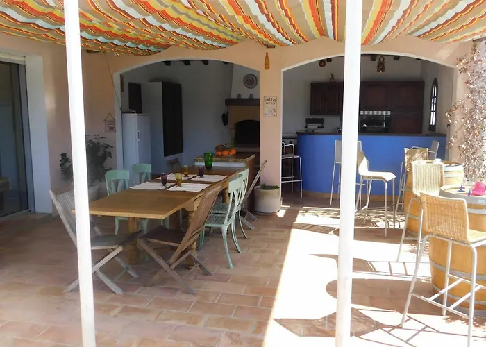 Les Bougainvillees De Camargue Semesterbostad